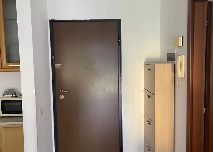 Appartement Sol Zoja Fusha E Aviacionit Tirana